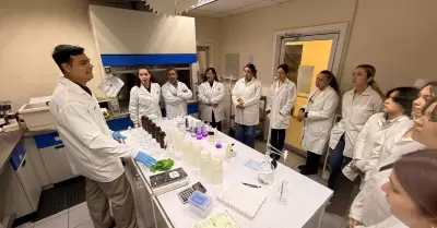 Estudiantes de ingenier�a qu�mica del ITM
