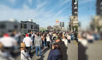 Maestros bloquean bulevar Salinas en protesta contra reforma a la Ley del Issste