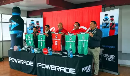 Corporaci�n del Fuerte don� 2,000 uniformes deportivos al municipio de Tijuana.