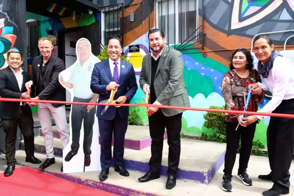 Participa Ismael Burgue�o en la apertura del albergue Casa de Luz Tijuana
