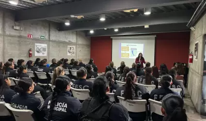 Mujeres polic�as de Baja California se capacitan sobre el derecho a la manifesta