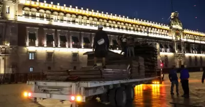Colocan vallas met�licas en Palacio Nacional, previo a manifestaciones del 8M
