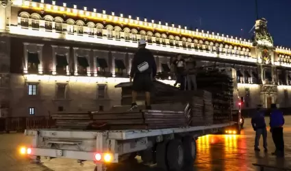 Colocan vallas met�licas en Palacio Nacional, previo a manifestaciones del 8M