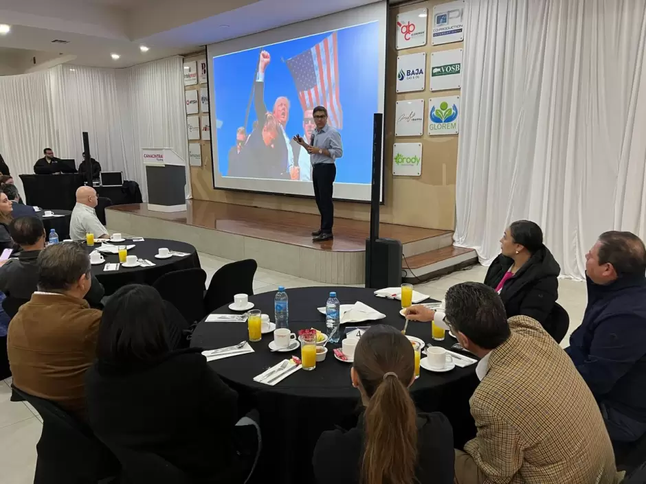 Conferencia magistral "2025, A�o de Desaf�os"