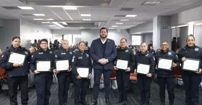 Reconoce Ismael Burgue�o trayectoria y profesionalismo de mujeres polic�as