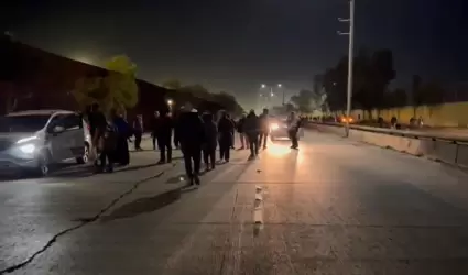 Residentes del Maclovio vuelven a bloquear acceso a la carretera Aeropuerto