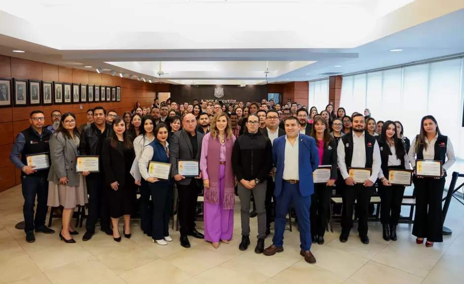 Entrega de reconocimientos a personas servidoras p�blicas