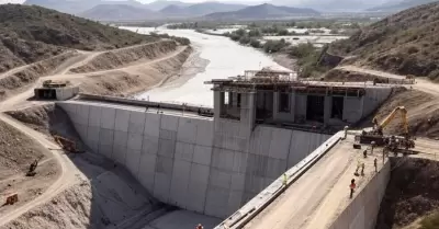 Construcci�n de presa