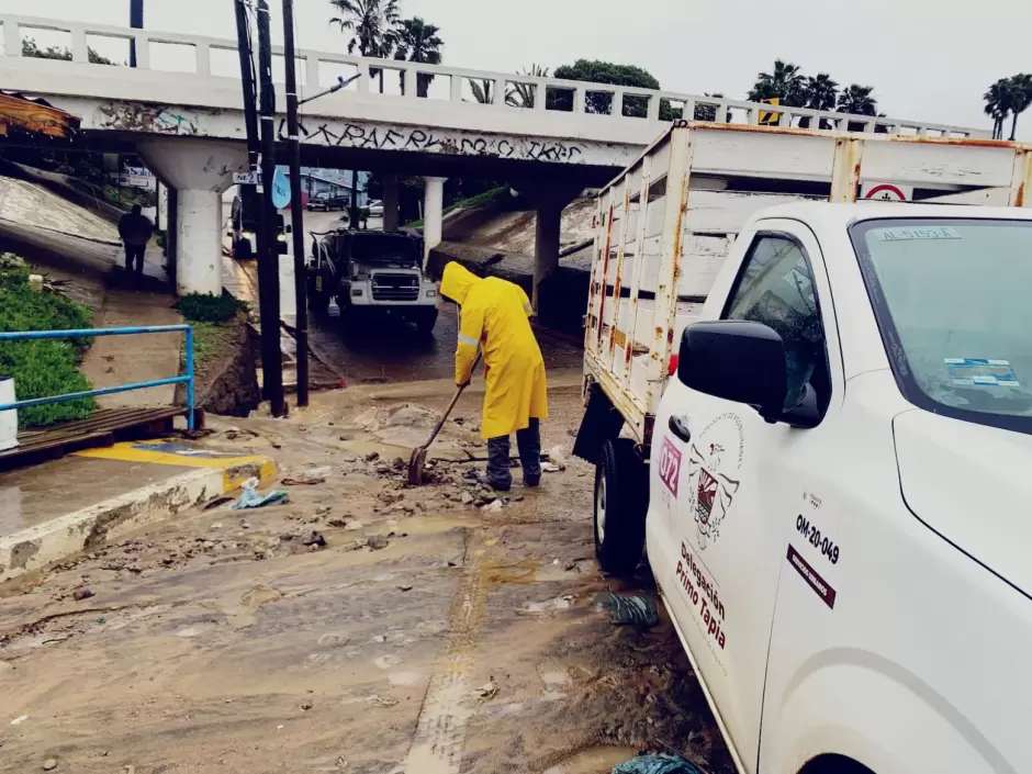 Limpian accesos en delegaci�n Primo Tapia tras lluvias