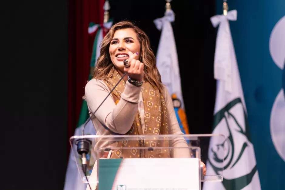 Reconoce gobernadora Marina del Pilar trabajo del IMSS BC