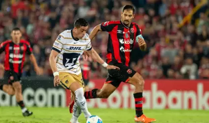Pumas enfrent� al Alajuelense