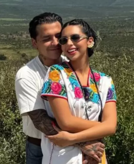 Christian Nodal y �ngela Aguilar