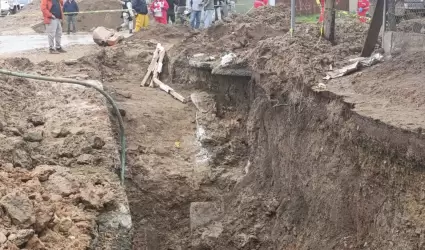Bomberos de Tijuana atienden incidente en zanja; una persona fallece