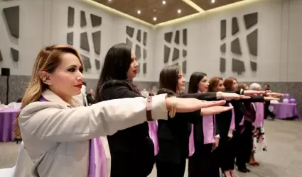 Nombran como miembro honor�fica a directora de CEJUM