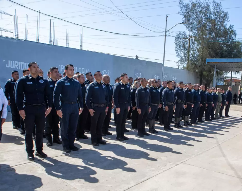Ceremonia luctuosa en honor a polic�a municipal
