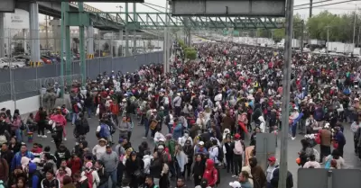 Bloqueo de maestros de la CNTE a la altura del Aeropuerto Internacional de la C