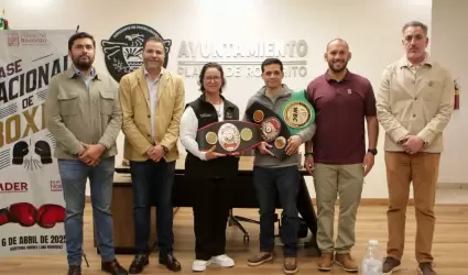 Presidenta municipal Roc�o Adame reconoce al campe�n de boxeo Francisco Mend�vil