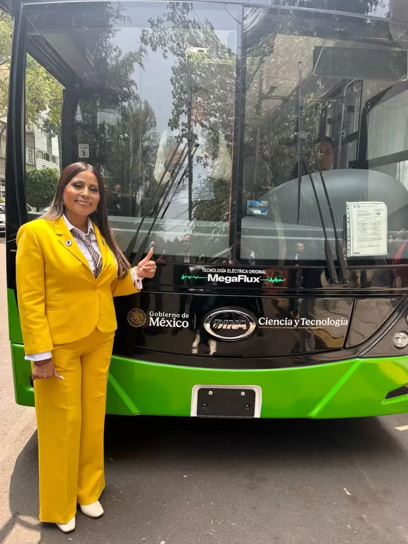 Participa Claudia Agat�n en entrega de distintivo Hecho en M�xico a empresa de autobuses el�ctricos Taruk