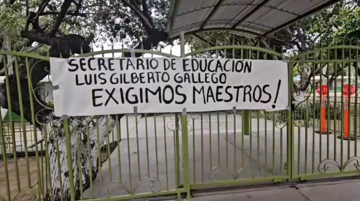 Demandan maestros para 60 ni�os de preescolar que lleva 4 meses sin clases