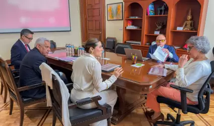 Se re�ne gobernadora Marina del Pilar con secretario de educaci�n federal