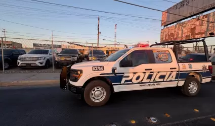 Recuperan durante cateo un veh�culo robado