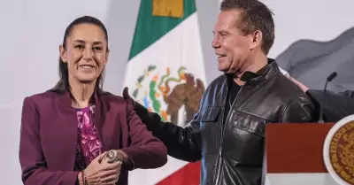La presidenta Claudia Sheinbaum, recibi� como obsequio un reloj del campe�n de b