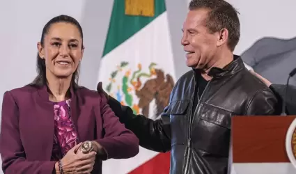 La presidenta Claudia Sheinbaum, recibi� como obsequio un reloj del campe�n de b