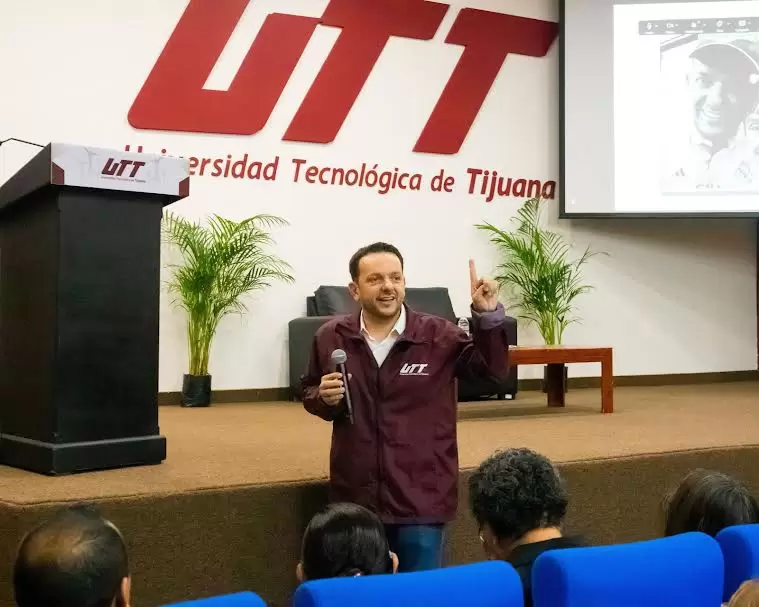 Reconoce Carlos Torres trabajo de la UTT y el esfuerzo de sus estudiantes