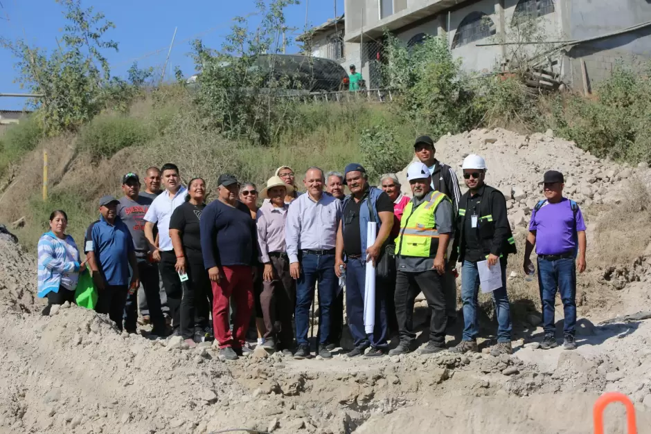 Avanza obra de introducci�n de agua potable en el Ejido L�zaro C�rdenas