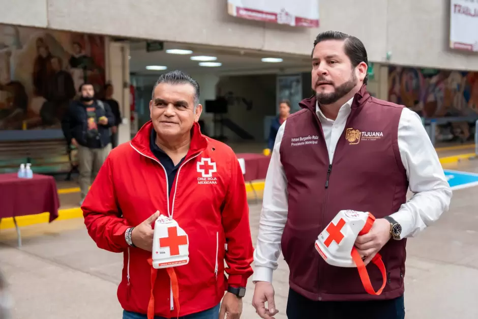 Da presidente municipal Ismael Burgue�o banderazo de arranque al Boteo Masivo Cruz Roja 2025