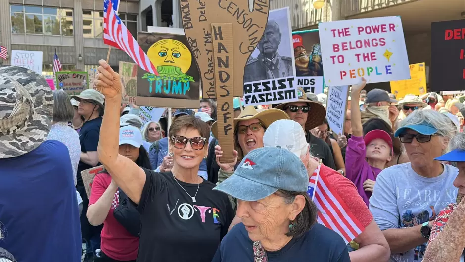 Se suma San Diego, California a la movilizaci�n masiva contra Trump