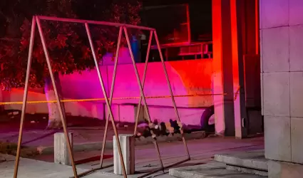 Localizan a persona sin vida en v�a p�blica
