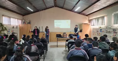 Pl�ticas en planteles de educaci�n b�sica