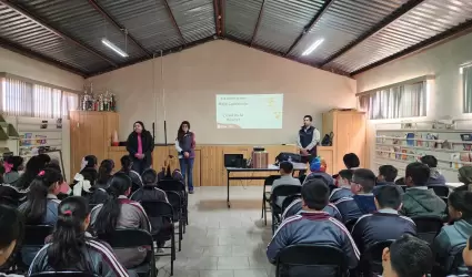 Pl�ticas en planteles de educaci�n b�sica