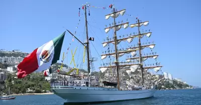 Zarpa el Buque Escuela "Cuauht�moc"