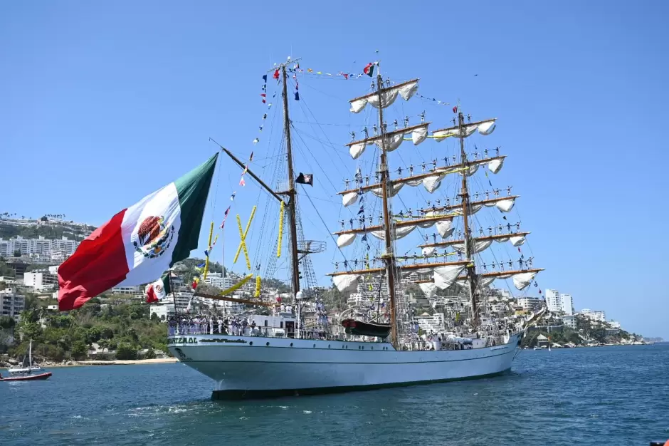 Zarpa el Buque Escuela "Cuauht�moc"