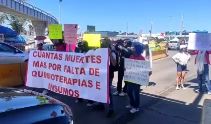 Pacientes oncol�gicos del HGT marcharon hasta la garita para denunciar falta de 
