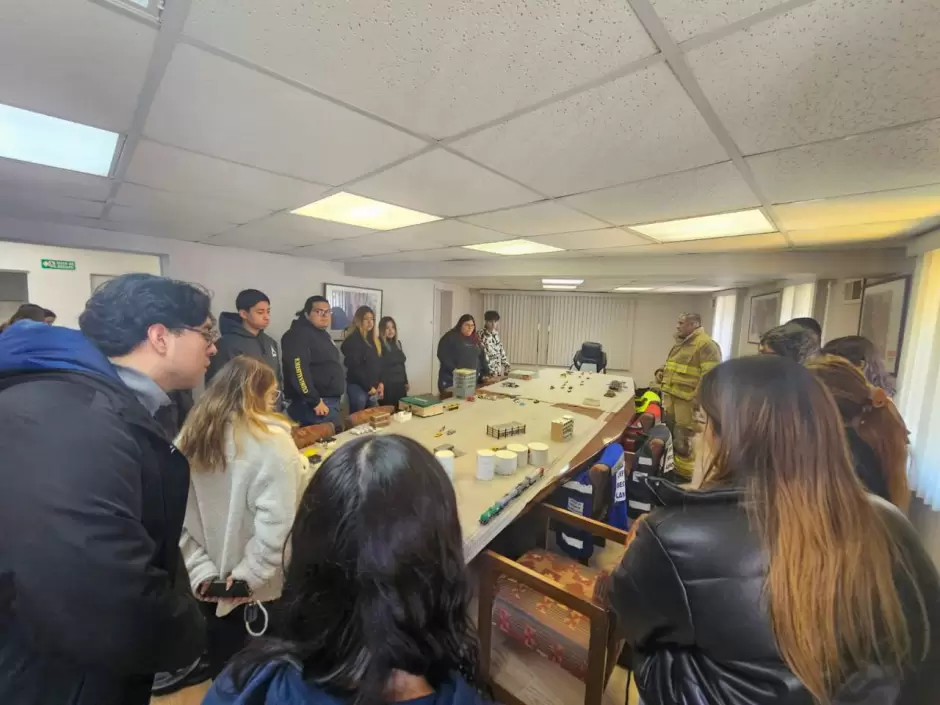 Preparan a estudiantes de criminal�stica para el an�lisis de incendios