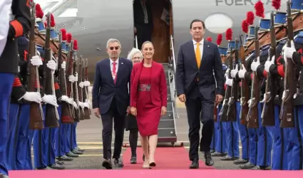 Claudia Sheinbaum arriba a cumbre de la CELAC