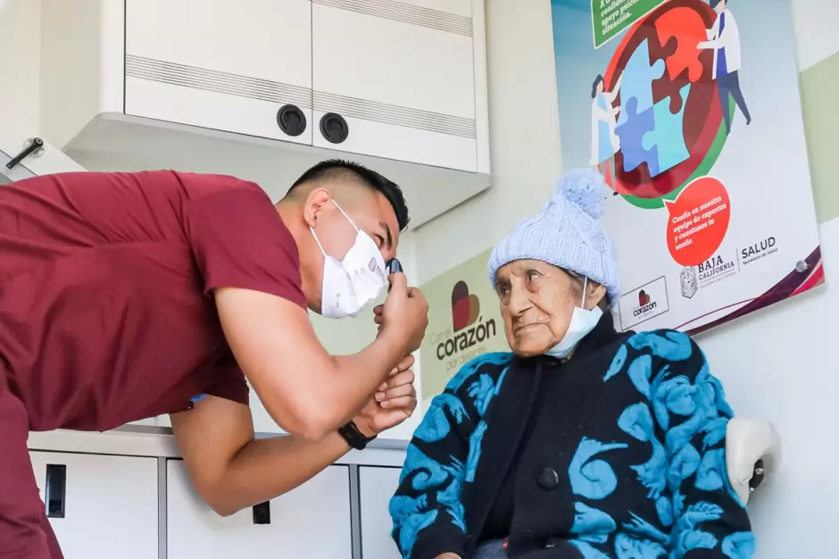 Intensifican detecci�n de cataratas para adultos mayores en caravanas de salud m�viles