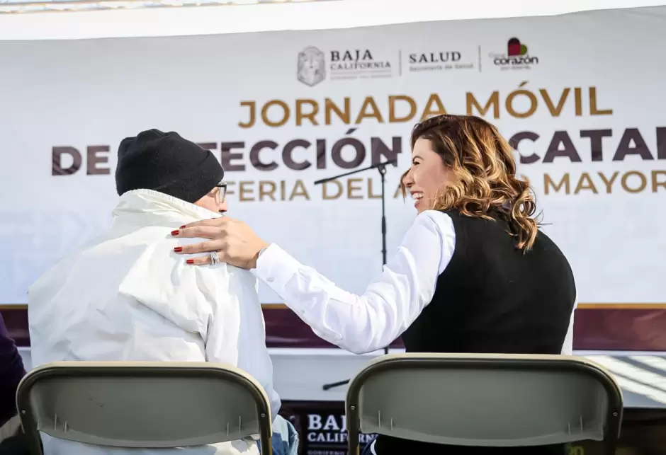 Intensifican detecci�n de cataratas para adultos mayores en caravanas de salud m�viles