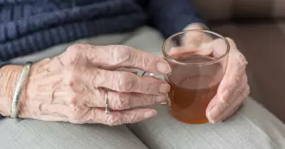 mano, anciana, personas mayores, vejez, abuela