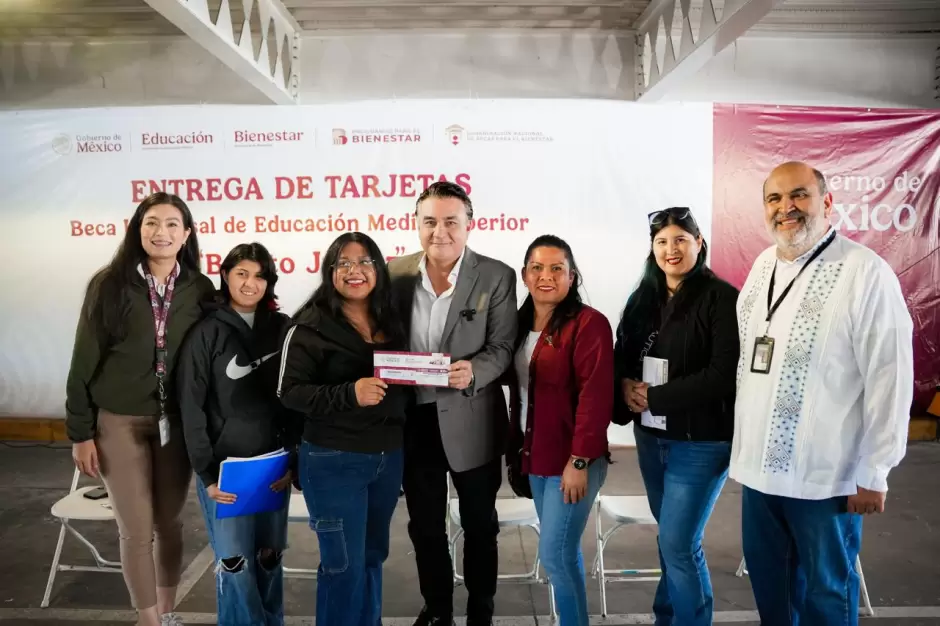 Entrega de beca Benito Ju�rez