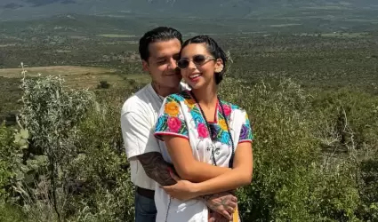 Christian Nodal y �ngela Aguilar