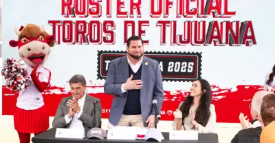 Abandera Ismael Burgue�o al equipo de b�isbol de Toros de Tijuana