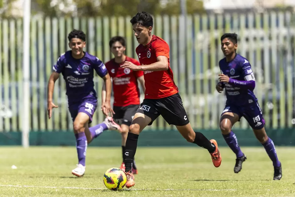 Cachorros Sub-23 triunfan en Mazatl�n