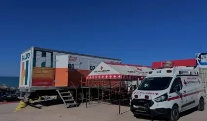 M�dulo de Cruz Roja en playa de Bah�a de Kino