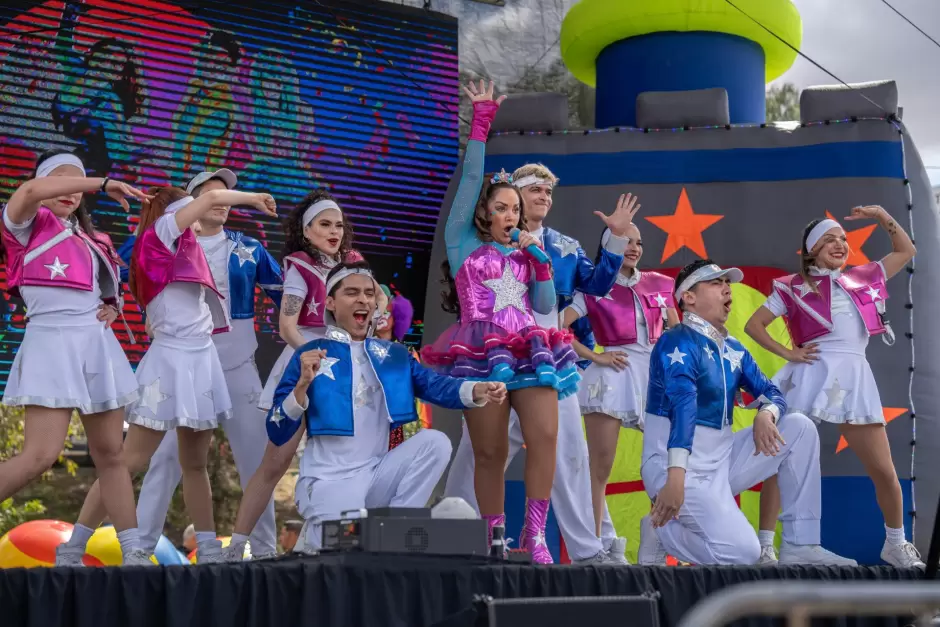 Celebraci�n del D�a de la Ni�a y el Ni�o con concierto de Tatiana