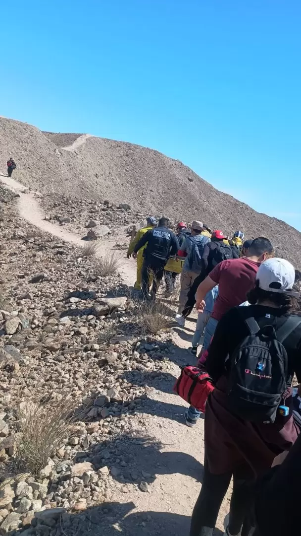 Rescate de menor lesionado en el cerro "Ciempi�s"