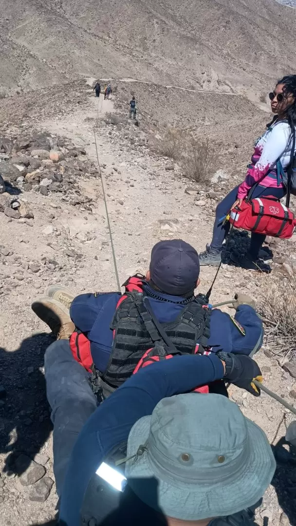 Rescate de menor lesionado en el cerro "Ciempi�s"